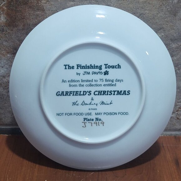 Danbury Mint Decorative Plate Garfields Christmas The Finishing Touch 1978  Jim - Picture 3 of 11